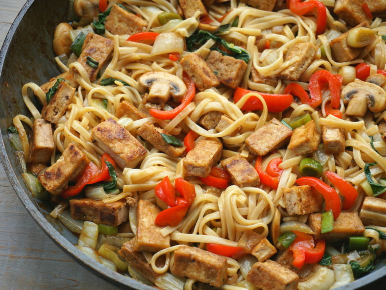 Basic vegan stir fry with tofu