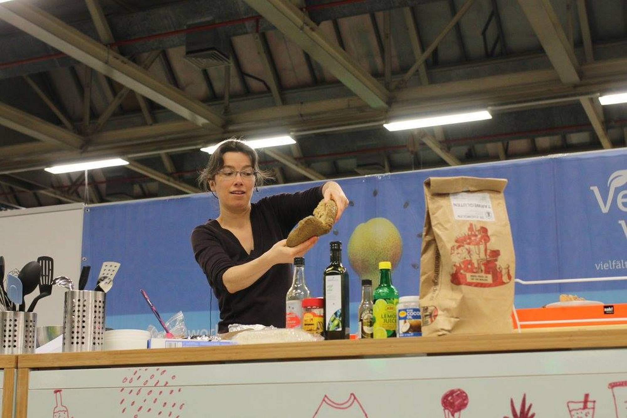 Seitan cooking demo (photo credit Dung Truong)