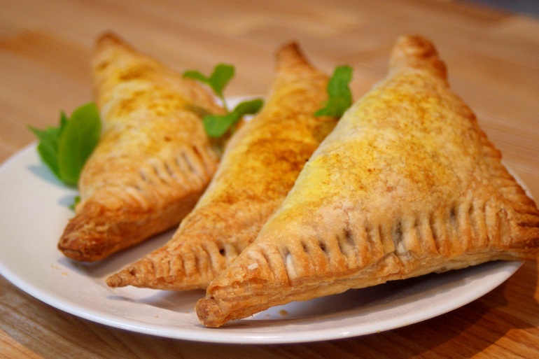 Spicy lentil pastry vegan sambusa